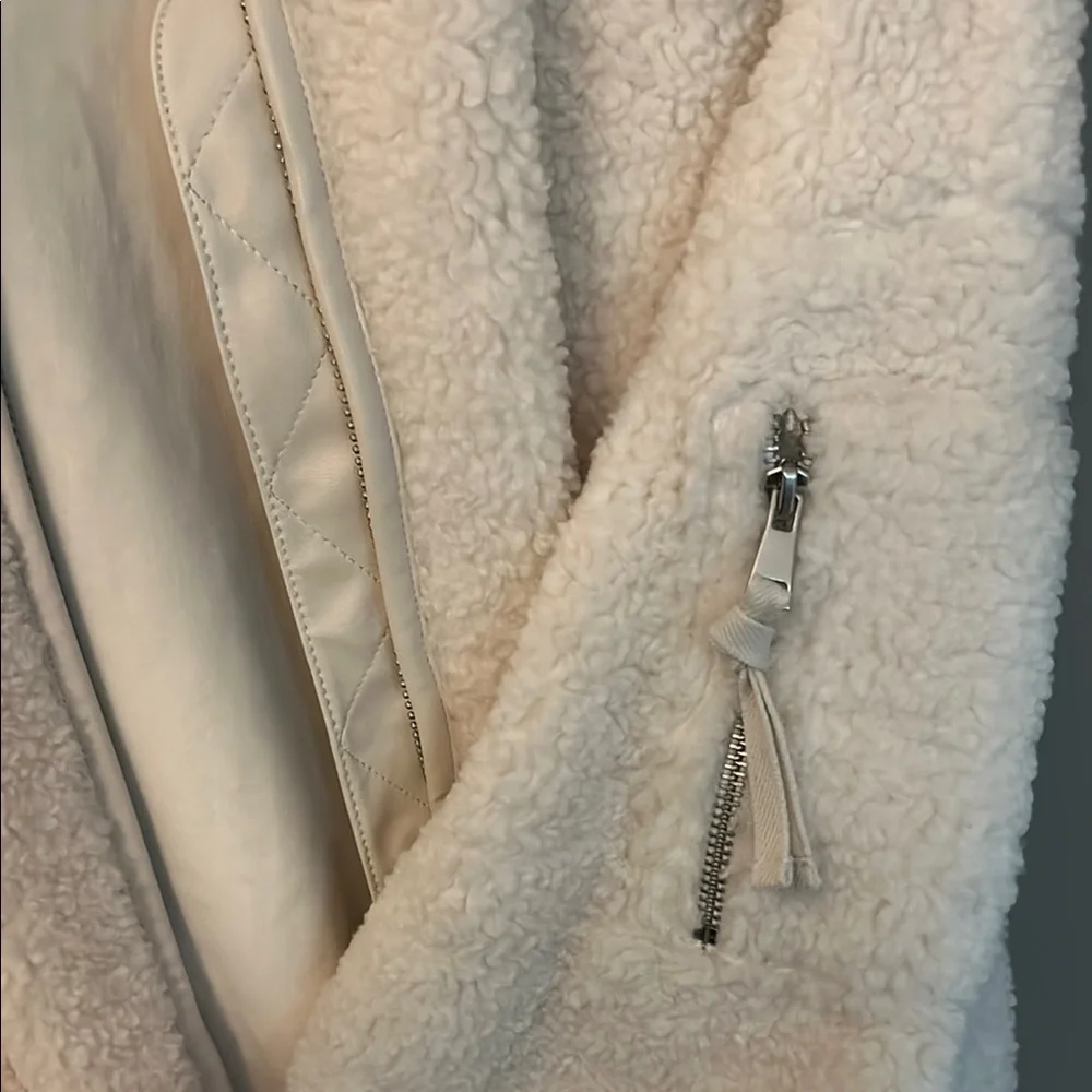 Abercrombie & Fitch Cream Sherpa Bomber Jacket - Picture 5 of 7